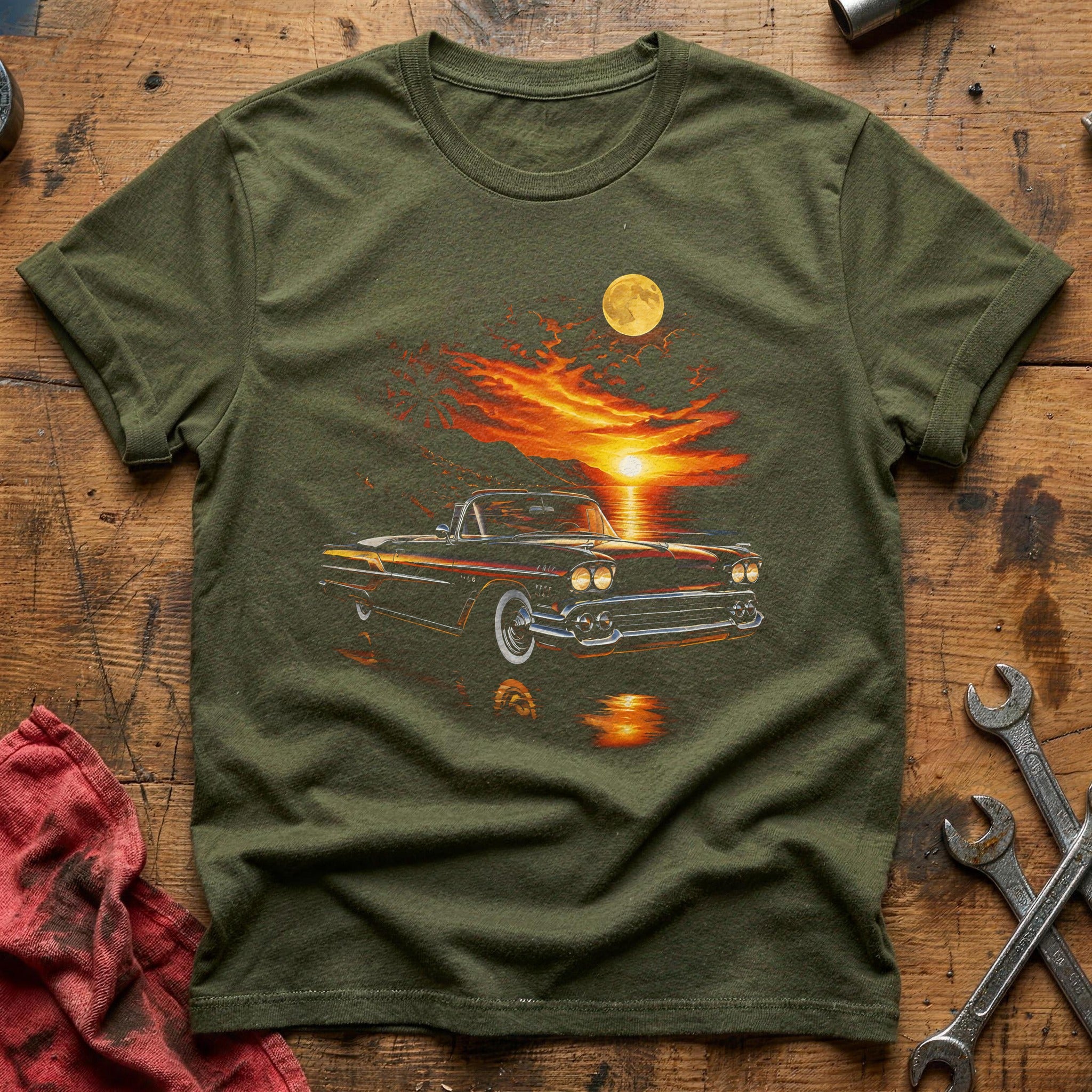 Classic Car Sunset Moon T-Shirt - Military Green